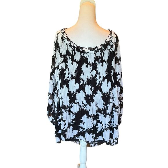 Lane Bryant Blouse Black White Floral Chiffon Pleated Lined Womens 26/28 NEW - Picture 2 of 12
